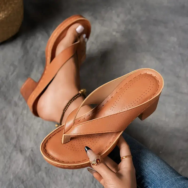 Alice | Sandales Femme Dorées Talon Bloc Tong