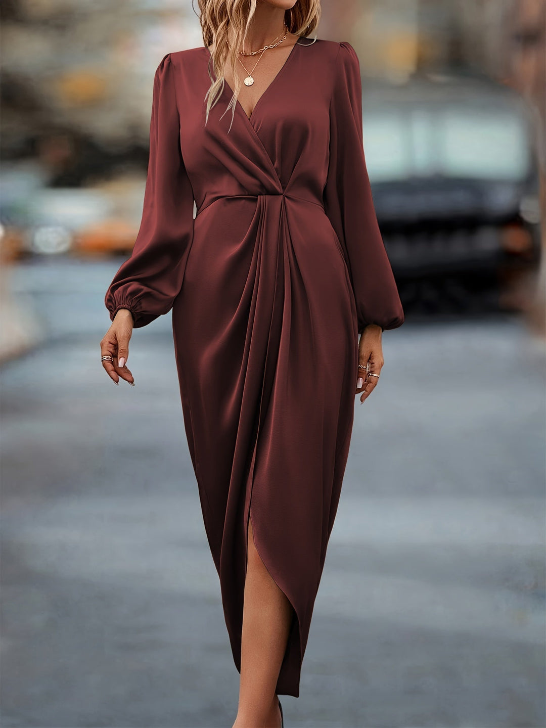Aurélie | Robe Portefeuille Midi Satinée Bleue Manches Longues
