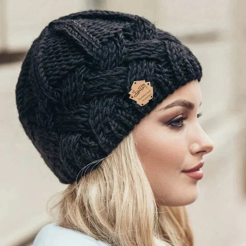 Chloé | Bonnet Noir Tresse Femme Pull-On