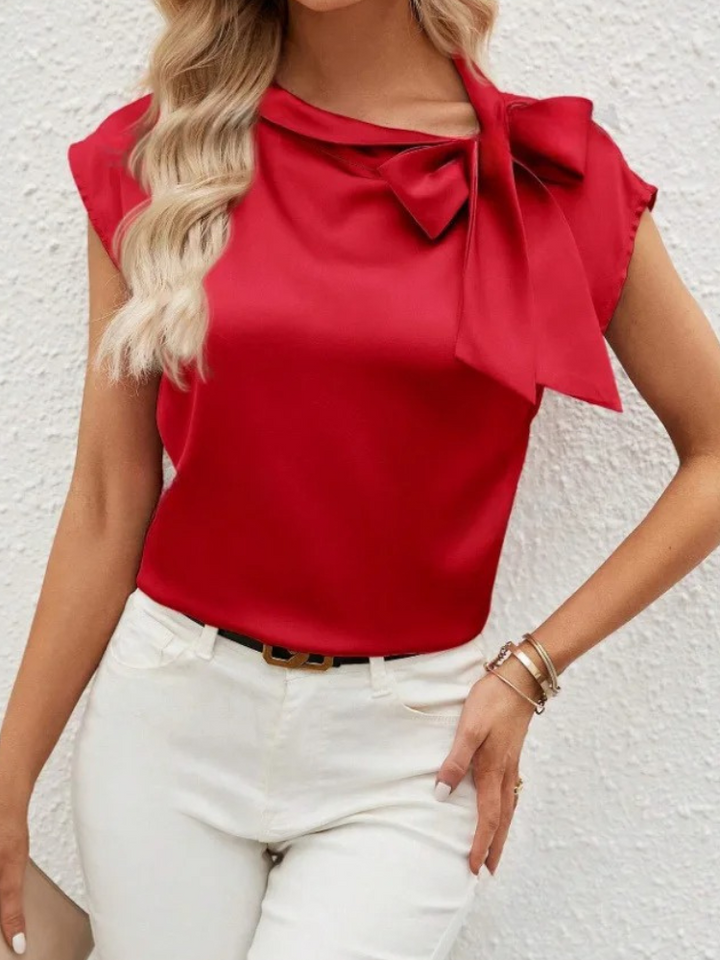 Chloé | Blouse Femme Satin Bleue Col Lavallière Manches Courtes