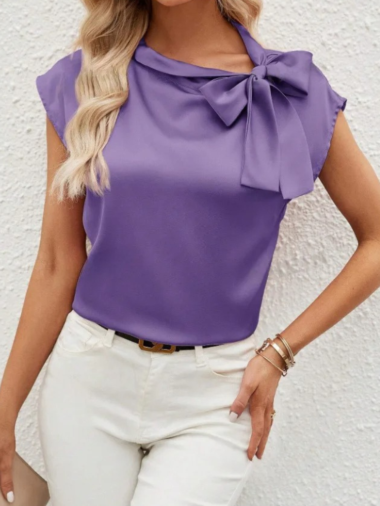 Chloé | Blouse Femme Satin Bleue Col Lavallière Manches Courtes