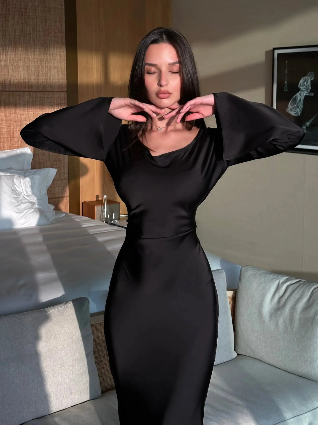 Éléonore | Robe Longue Satin Crème Manches Évasées