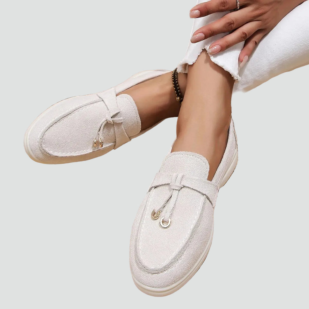 Laurie | Mocassins Plats Femme Daim Blanc à Pompons