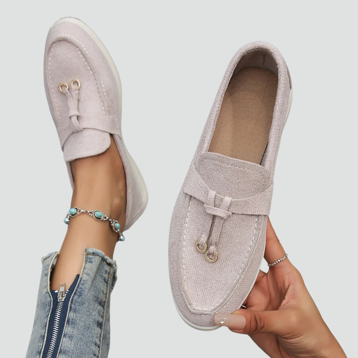 Laurie | Mocassins Plats Femme Daim Blanc à Pompons