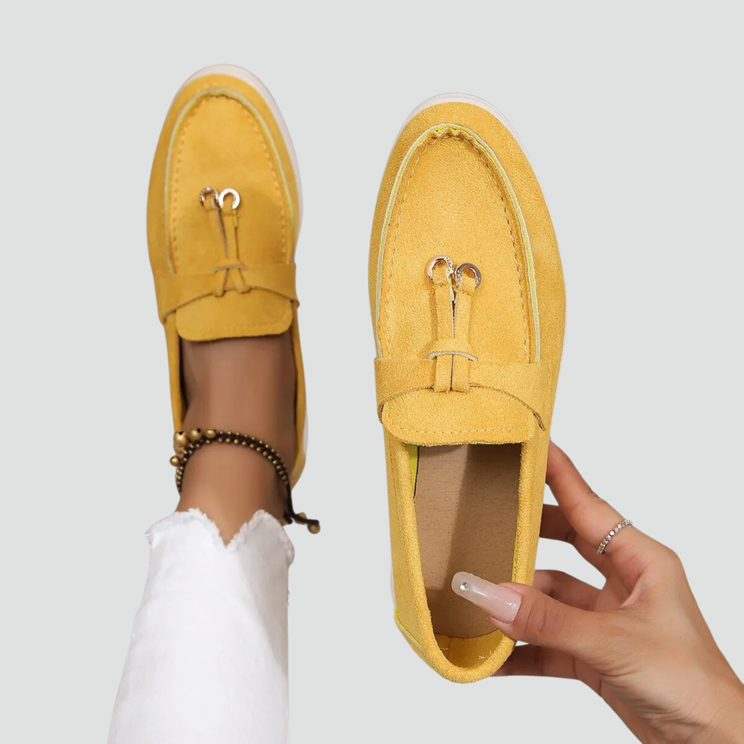 Laurie | Mocassins Plats Femme Daim Blanc à Pompons