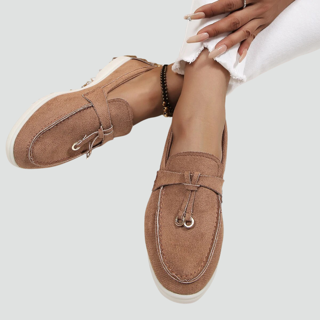 Laurie | Mocassins Plats Femme Daim Blanc à Pompons