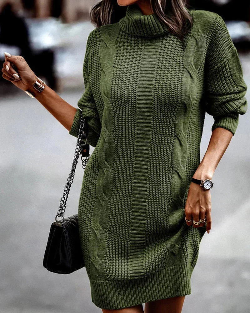 Laurie | Robe Pull Courte Col Roulé Maille Torsadée