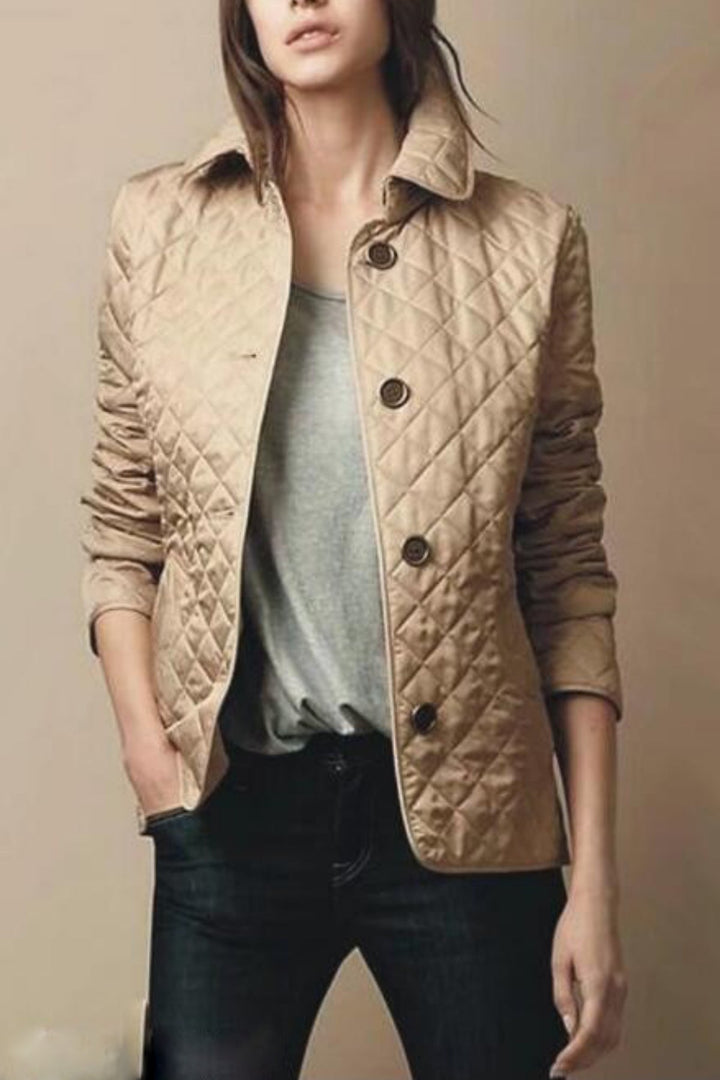 Lola | Veste Matelassée Rouge Femme Boutonnée Cintrée