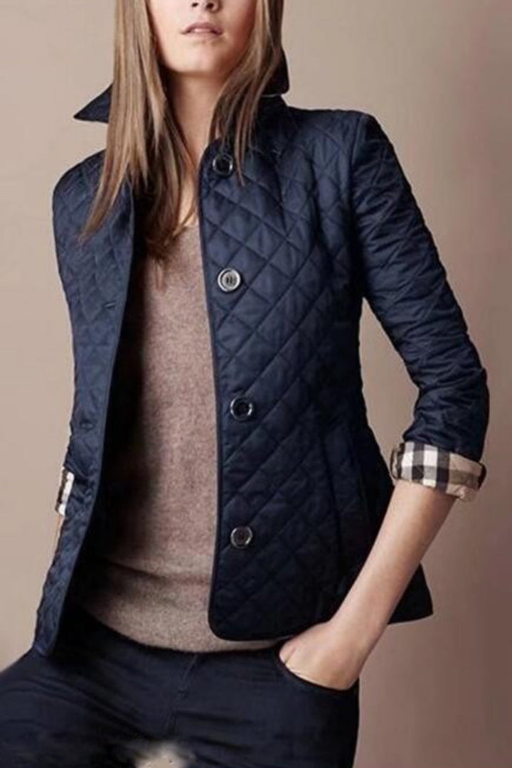 Lola | Veste Matelassée Rouge Femme Boutonnée Cintrée