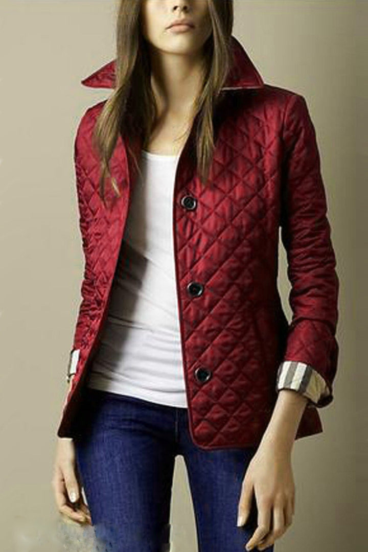 Lola | Veste Matelassée Rouge Femme Boutonnée Cintrée