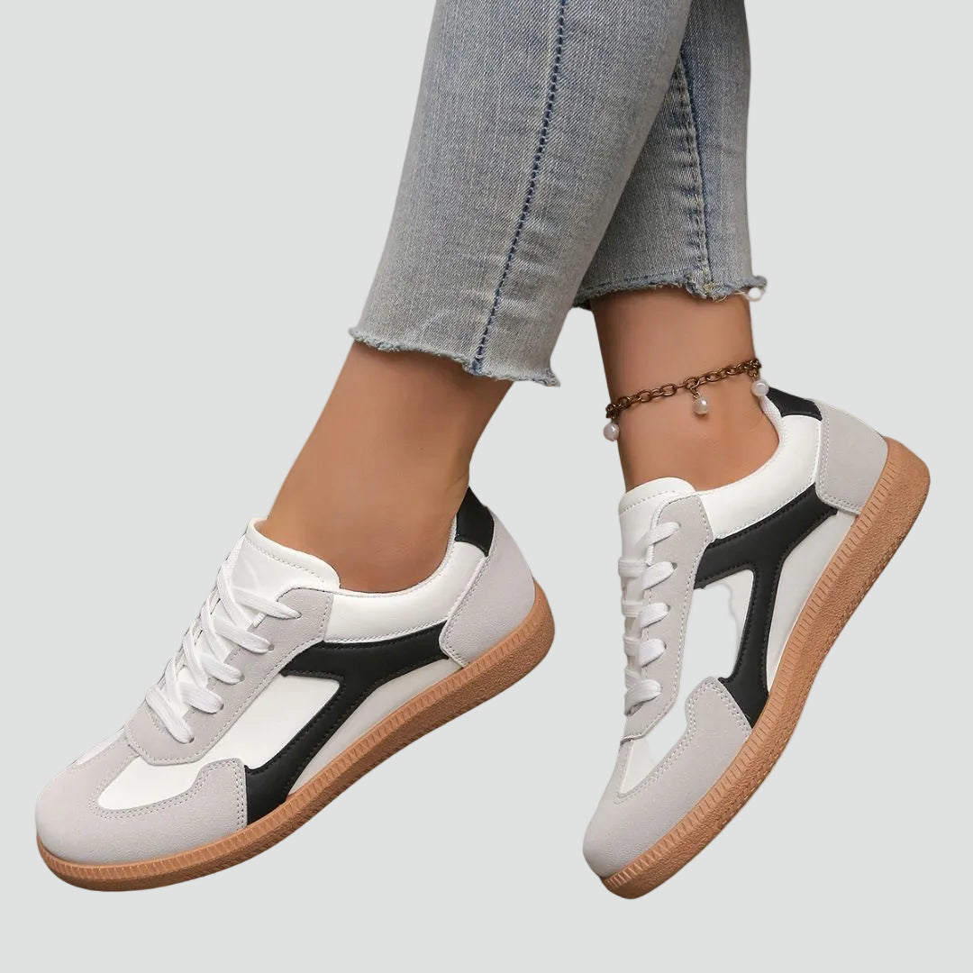 Louise | Baskets Basses Blanches en Daim à Lacets Femme