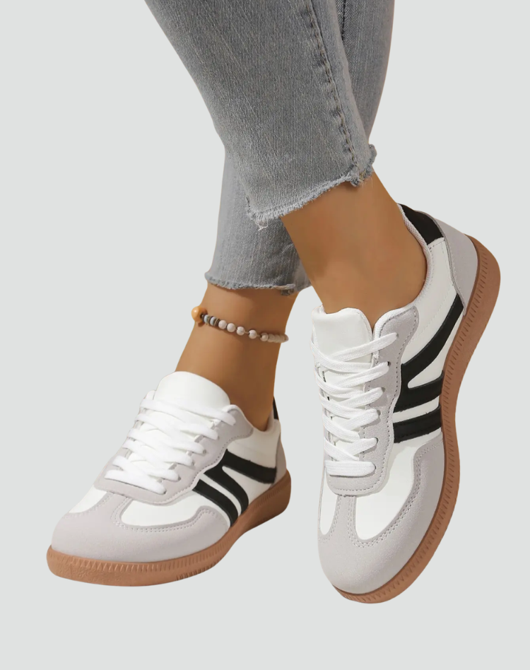 Louise | Baskets Basses Blanches en Daim à Lacets Femme