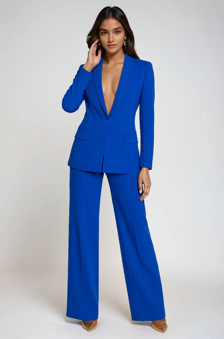 Mathilde | Tailleur Pantalon Bleu Femme Col V